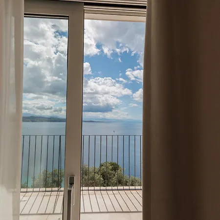 Nisaki Villa *